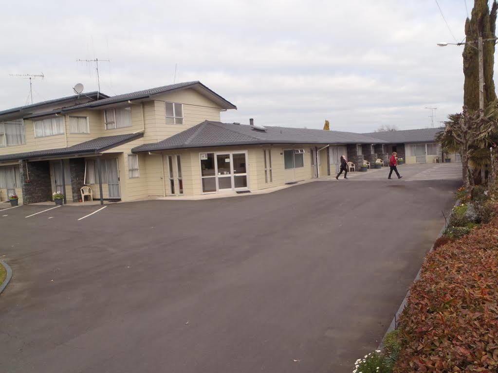 Cambrian Lodge Motel Cambridge Exterior photo